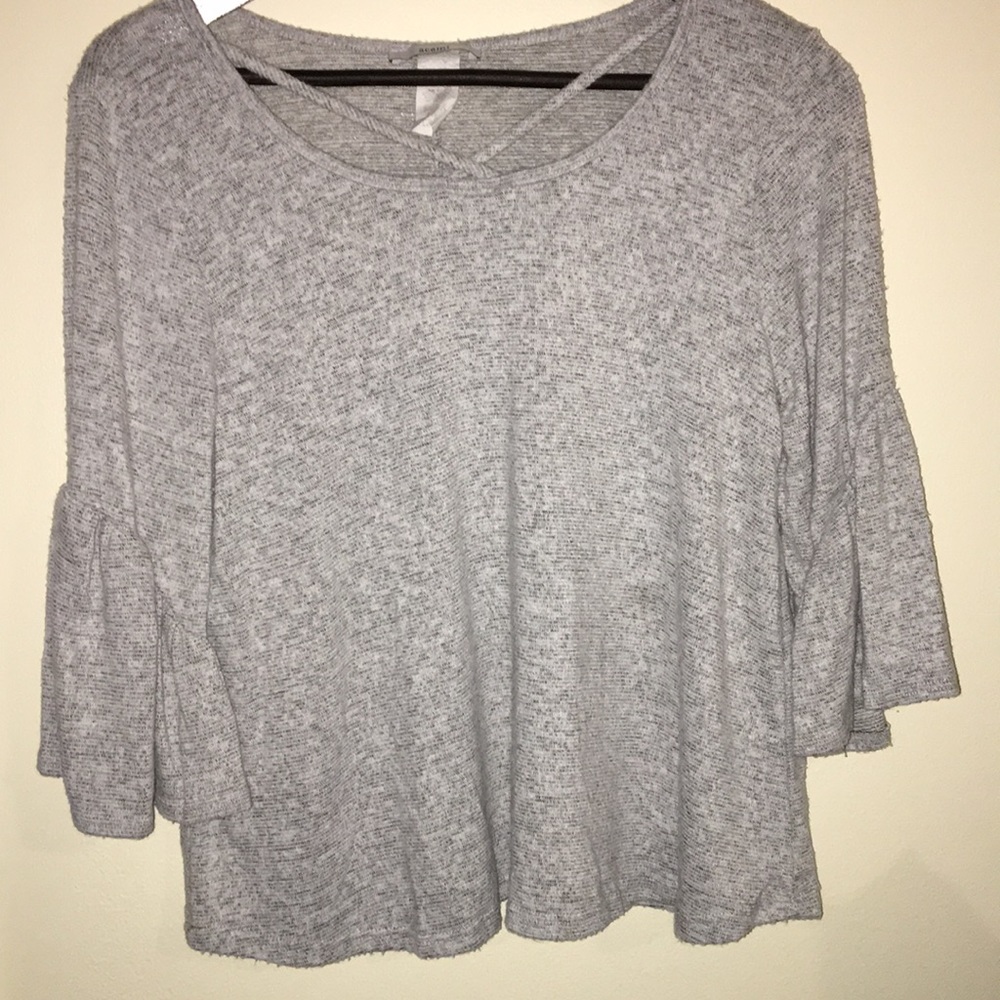 Grey 3/4 sleeve shirt